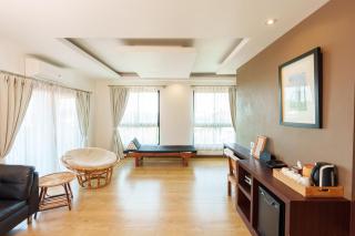 Brown House Hotel - 2