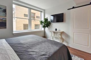 Fun Cozy 1 Br King Apts - 1 25 Mile Walk to TIAA Bnk Fld - Jacksonville - 2