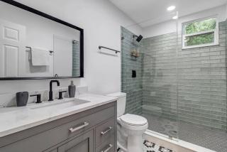 Contemporary Apartment - 5 Min To TIAA Bank Field! - 7