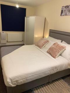 Stunning 2-Bed Apartment in London - 4