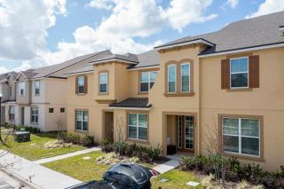2182 FMP - 4BR Luxury Townhome Pool Disney - 4