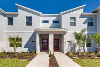 8953 CC - 4BR Townhome with Sparkling Pool - Kissimmee - 4
