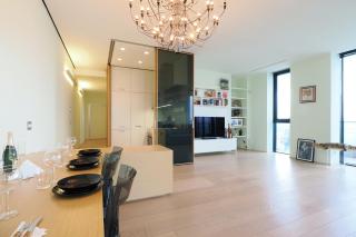 Elegant & Spacious Apartment in Solaria - Top View - Milan - 0