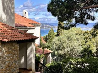 LA BAIE Studio cabine climatisé, vue mer, pour 4 personnes avec piscine sur la presqu'île de Giens à Hyères - Hyères - 5