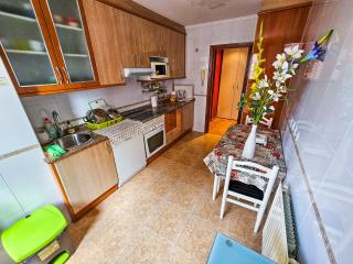 3 large room modern flat with private parking - Oviedo - 2