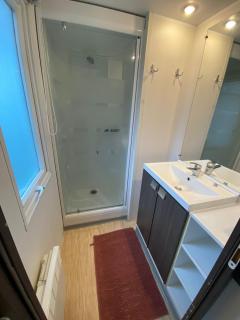 Mer et centre sur camping 5 étoiles wifi gratuit TV 3 chambres piscines chauffées mobil H - 3