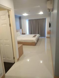 New Circle Phratamnak - Pattaya Sud - 3