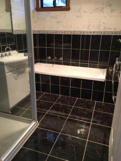 Blackstone Lakeside 4 Bedrooms 2 Bathrooms - Hadspen - 7