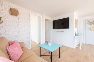 Beachfront Penthouse - - 6