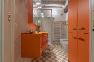 Heart of Ferrara's History Apartment - 2