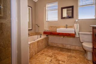 4 Bedroomed Holiday Home With Extensive Views - 3
