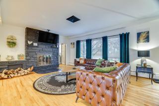 Game Room and Hot Tub! Cresco Family Home - 7