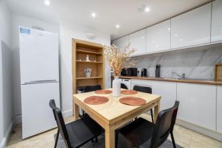 3 bedroom house in Notting Hill - 3