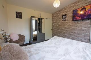 Stylish Five star rated apartment - 9