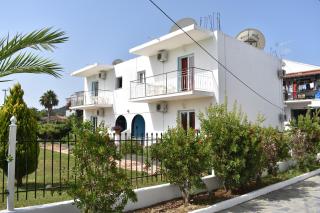 Kokkinia Gardens - Kavos - 0