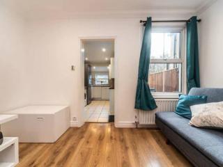 Charming Period Home near Surbiton with Garden - Londra - 7