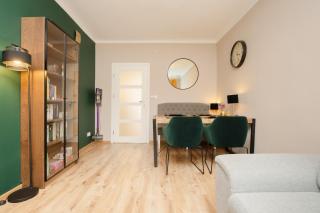 Family Unique Apartment for 4 people in Warsaw Wola by Noclegi Renters - 7