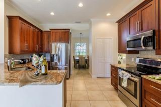 Great Location, Minutes to the Beach, Two Heated pools , sleeps 17! - Pelican Junction - Roelens - Cape Coral - 1