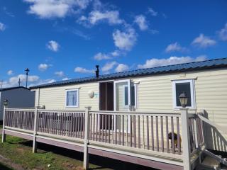 Lovely 8 Berth Caravan With Decking At Sunnydale Park, Lincolnshire Ref 35091Br - Louth - 9
