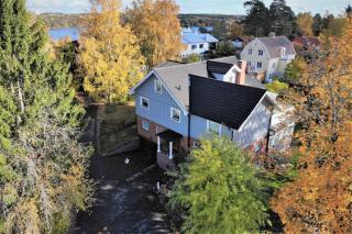 Spacious home in idyllic neighbourhood, 15min to City - Sollentuna - 0