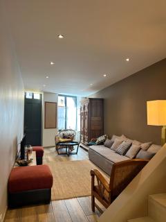 Au pied de La Cité, piscine, vue extraordinaire, gîte La Trivala - 2