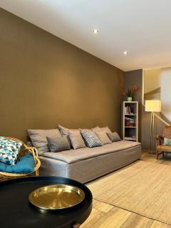 Au pied de La Cité, piscine, vue extraordinaire, gîte La Trivala - 4