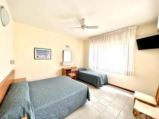 HOTEL HAWAY - Misano Adriatico - 1