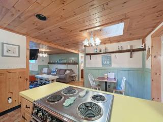 Dewey Cottage - Y854 Brought to you by GetAway Vacations - York - 1