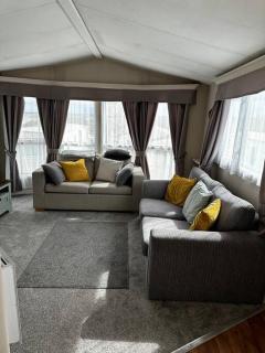 2 bedroom caravan, sea views, parking - Eastchurch - 7