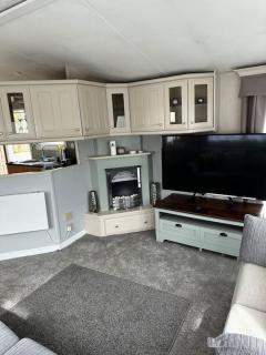 2 bedroom caravan, sea views, parking - Eastchurch - 3