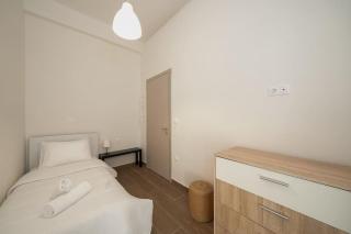 'Santa Marina Detached Cozy House In Egaleo - 8