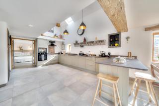 Tumbledown Barn - Knowstone - 8