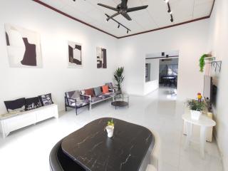 Afamosa Chill With US / Private pool / Pool Table - Seremban - 9