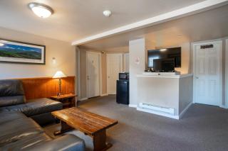 North Cascades Inn - - 2