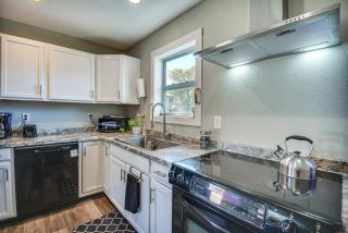 Kitty Hawk Apartment with Hot Tub - 1 Mi to Beach! - Kitty Hawk - 1