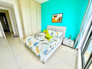 Bring Back Memories@ Medini Kairos Families Suite -3mins drive to Legoland, Pool Garden View - Nusajaya - 3