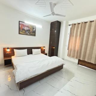 2bhk near IGI Airport New Delhi Yashobhoomi Manipal and Venkateshwar Hospital - Nova Deli - 7