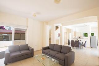 Central Protaras Villa 3 Bedrooms Private Pool Villa Dafnis Morfi Close To Protaras Strip - Protaras - 2