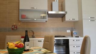 Repräsentative Zwei Zimmer Wohnung Mit Veranda Und Garten - 6