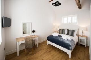 Great Blunts Stables - Stock Brook Manor Golf Club - Billericay - 5