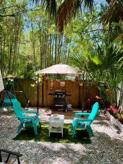 Garden Paradise RV Camper near Clearwater Beaches - Largo - 6