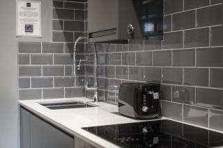 Lovely 1 Bed Apartment in City Centre - 9