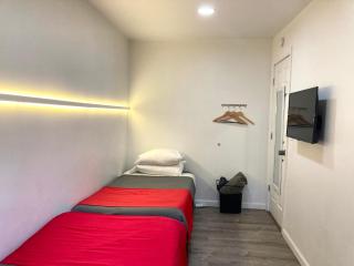 Modern GuestHouse Ironbound Newark with KITCHEN-FastTrainToNYC-OneStopToAirport - Newark - 9