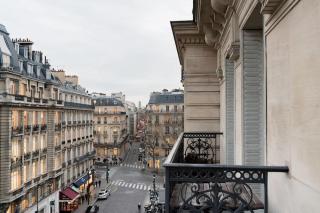 Resplendent Haussmann Design 100m2 - 2 BR - Paris - 1
