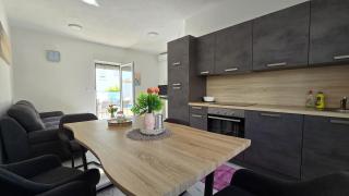 THREE FLOOR Deluxe Pool Apartments - Novalja - 3
