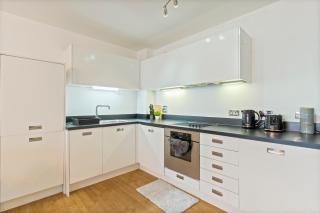 Exclusive Offer on 1 Bed l Monthly Offer l City Center Birmingham Apartment l Sleeps 4 l Free Parking l Wifi l Stylish l City View l By Zen Nights Short Lets & Serviced Accommodations - 6