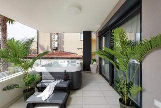 Luxurious Urban Retreat Apartment with Whirlpool and Private Parking - Zadar - 3
