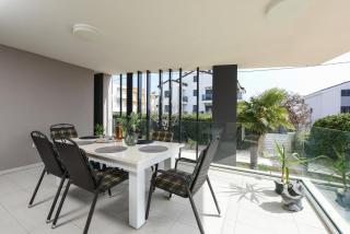 Luxurious Urban Retreat Apartment with Whirlpool and Private Parking - Zadar - 4