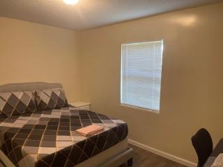 Private Queen Bedroom C shared common spaces - Fort Pierce - 0