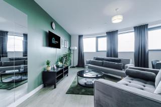 Stylish Apartment, Sleeps 6, Pool Table, Smart TVs, Parking available - Manchester - 9